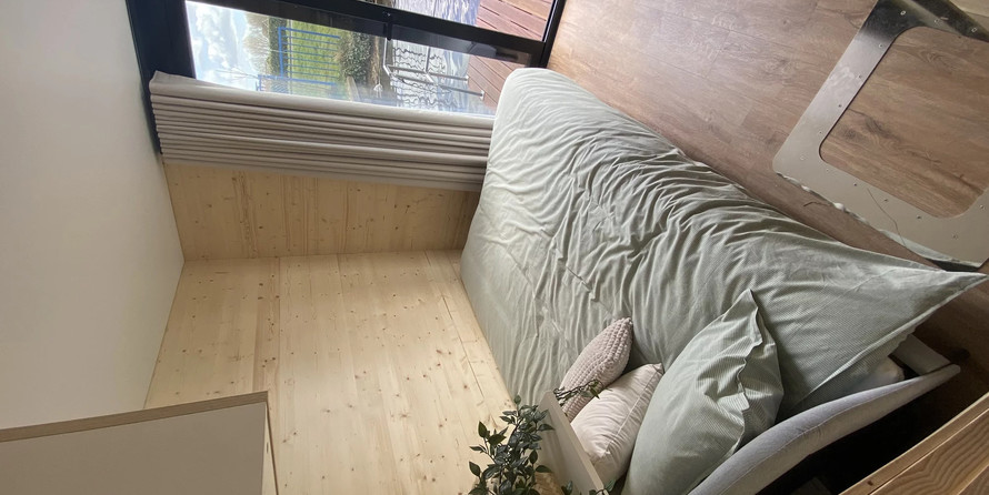 Waterlilly HousboatsLarge Double Suite V2