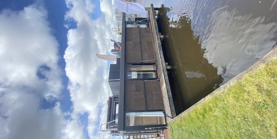 Waterlilly HousboatsLarge Double Suite V2