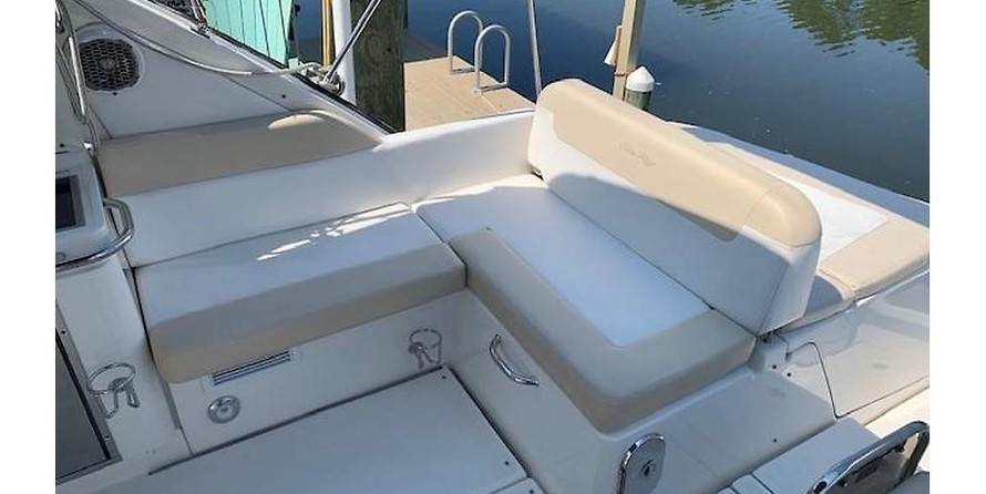 Sea Ray 370 Venture