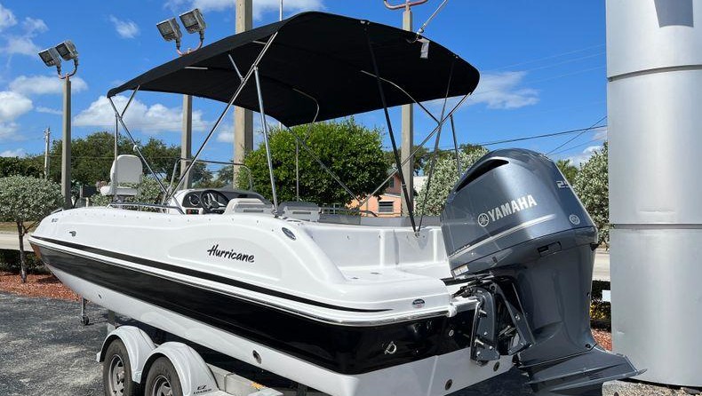 Hurricane Center Console SS 231 OB