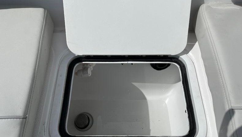 Hurricane Center Console SS 231 OB