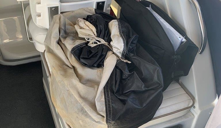 Glacier bay isle runner blue hull 2670