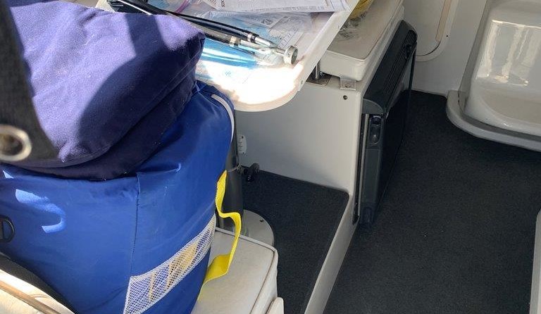 Glacier bay isle runner blue hull 2670