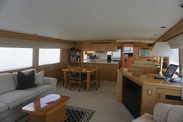 Hatteras Flybridge Motor Yacht
