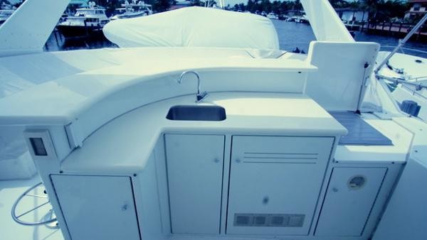 Hatteras Flybridge Motor Yacht