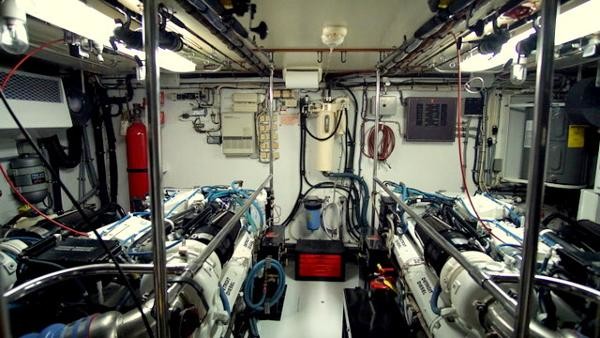 Hatteras Flybridge Motor Yacht