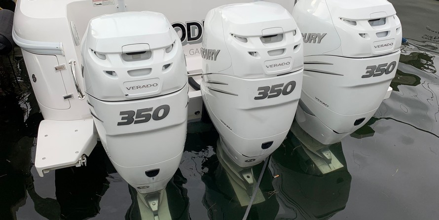 Intrepid 375 Center Console