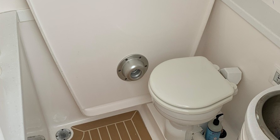 Intrepid 375 Center Console