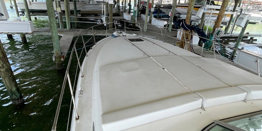 Sea ray 400 express cruiser
