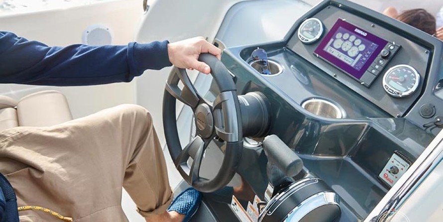 Quicksilver Activ 675 Open