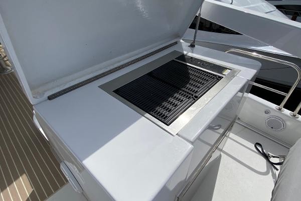 Hatteras 75 Cockpit Motor Yacht