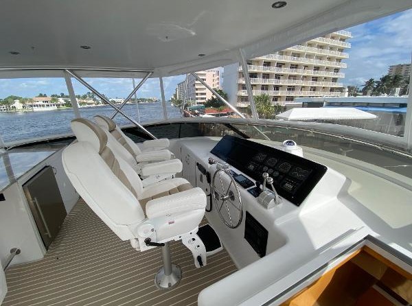 Hatteras 75 Cockpit Motor Yacht