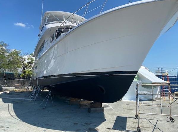 Hatteras 75 Cockpit Motor Yacht