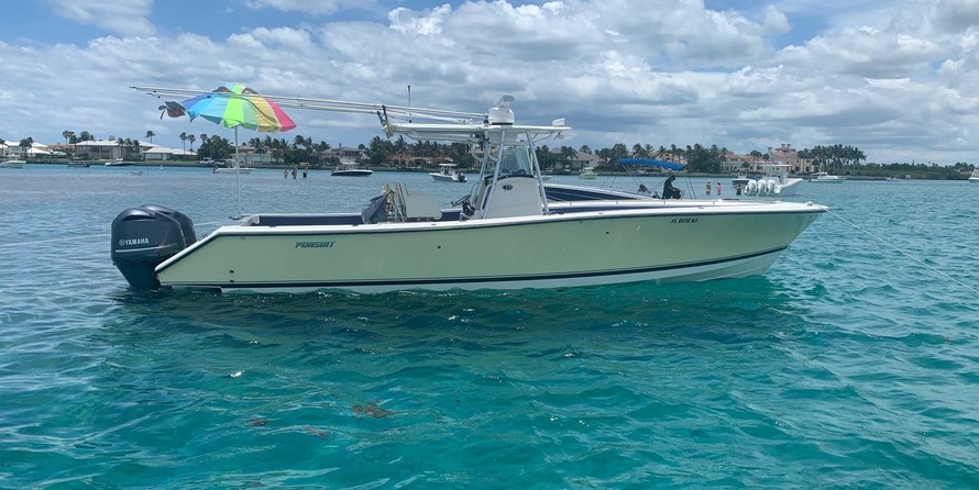 Pursuit 2870 center console