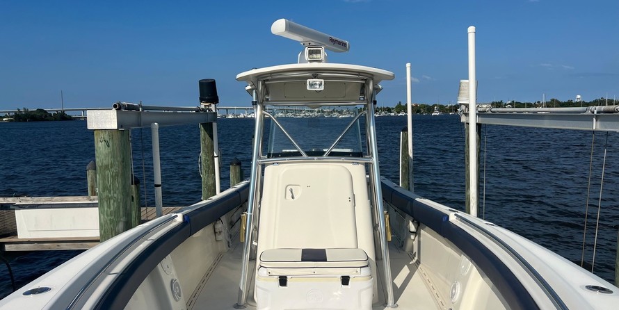 Pursuit 2870 center console