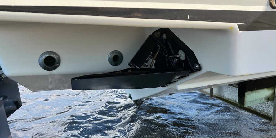 Pursuit 2870 center console