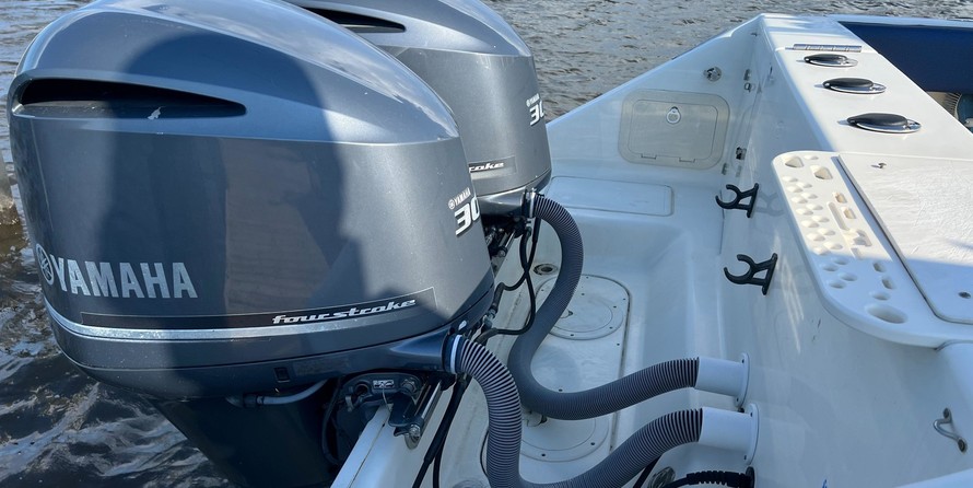 Pursuit 2870 center console