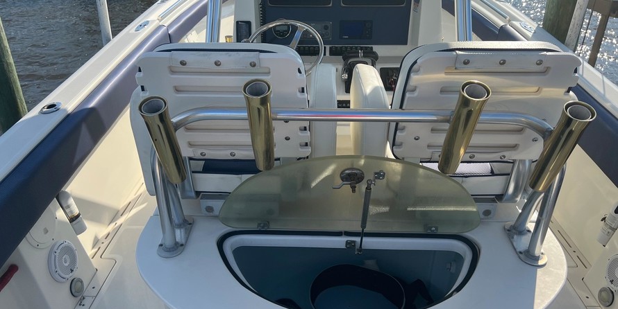 Pursuit 2870 center console