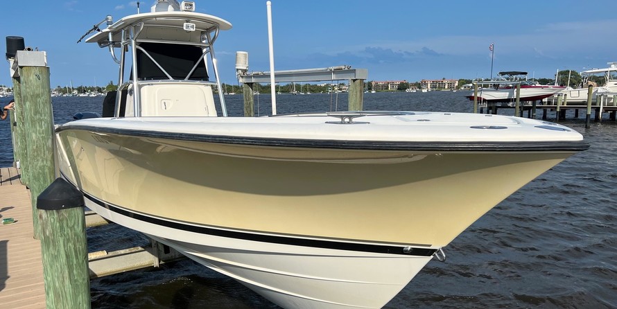 Pursuit 2870 center console