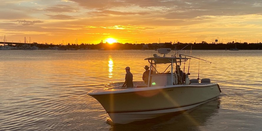 Pursuit 2870 center console