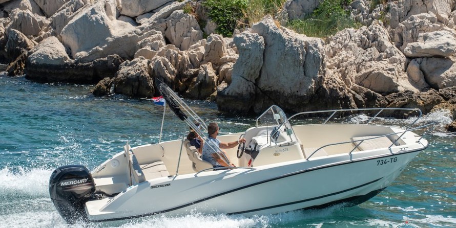 Quicksilver Activ 675 Open