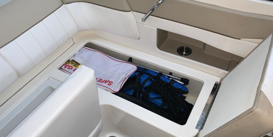 Sea Ray 230 SLX