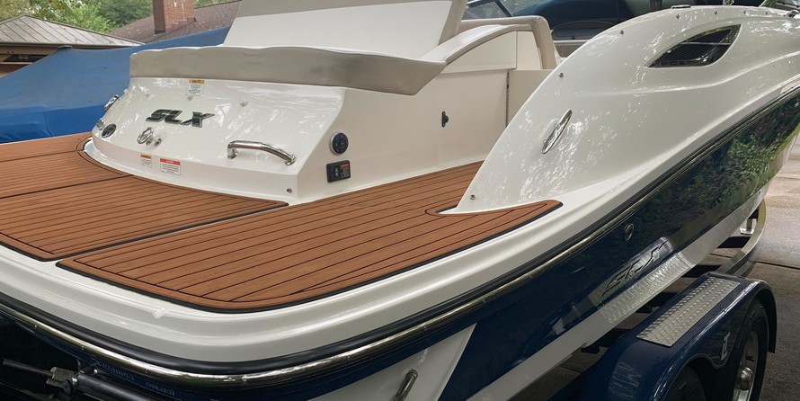 Sea Ray 230 SLX