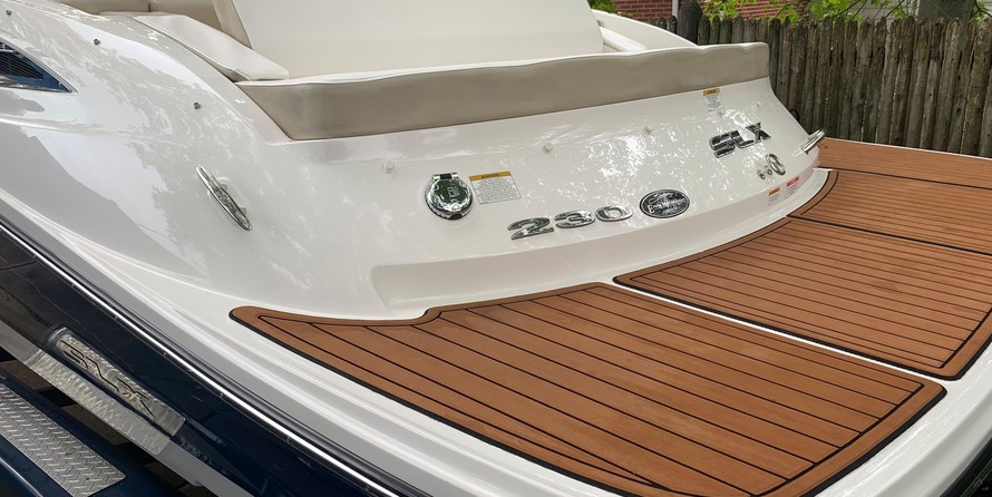 Sea Ray 230 SLX
