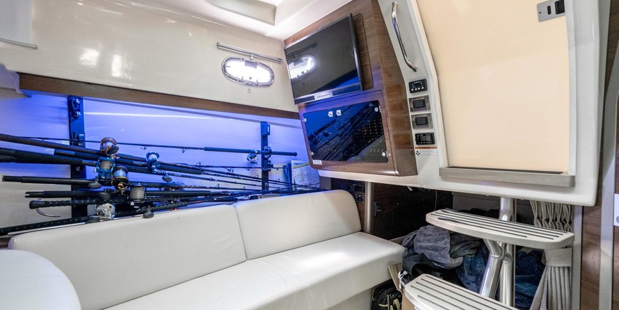 Boston Whaler 345 Conquest