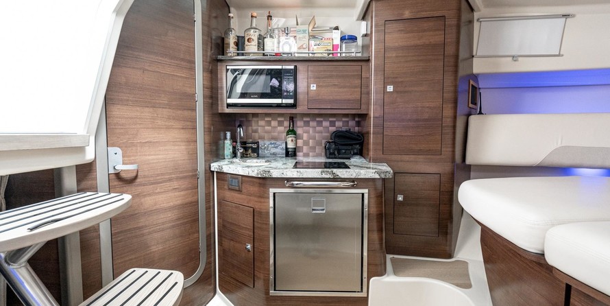 Boston Whaler 345 Conquest