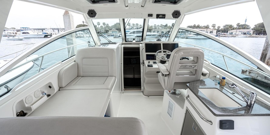 Boston Whaler 345 Conquest