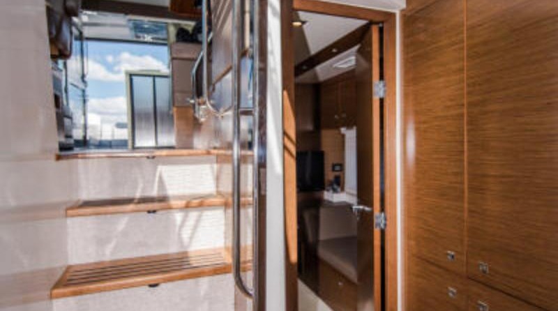 Cruisers Yachts 45 Cantius