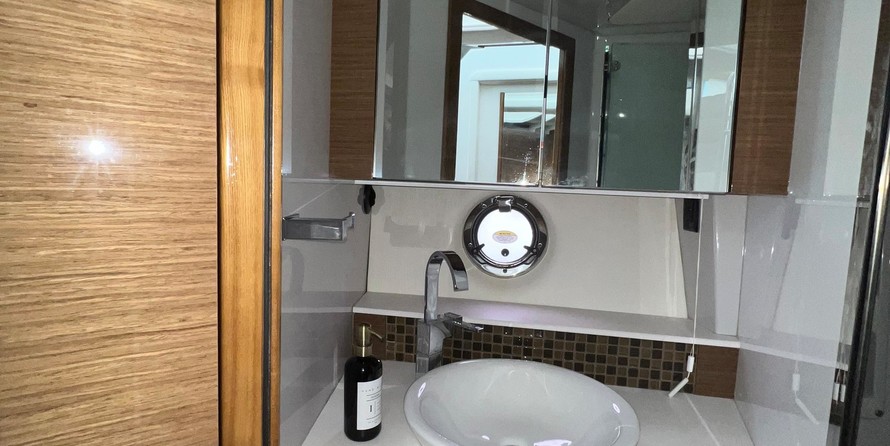 Cruisers Yachts 45 Cantius