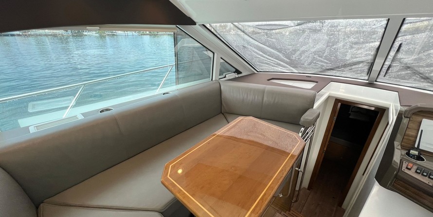 Cruisers Yachts 45 Cantius