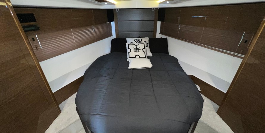 Cruisers Yachts 45 Cantius