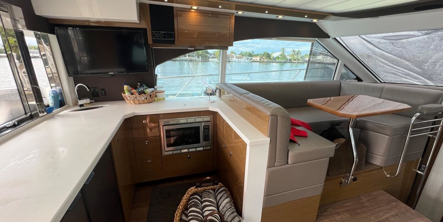 Cruisers Yachts 45 Cantius