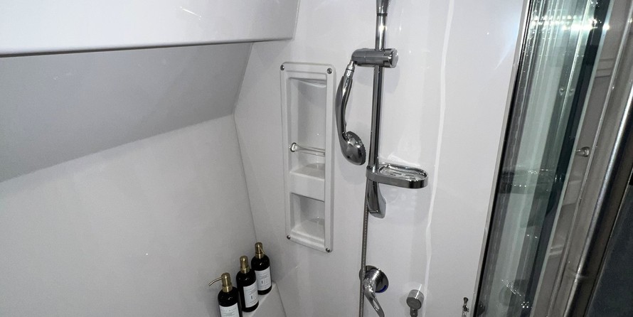 Cruisers Yachts 45 Cantius