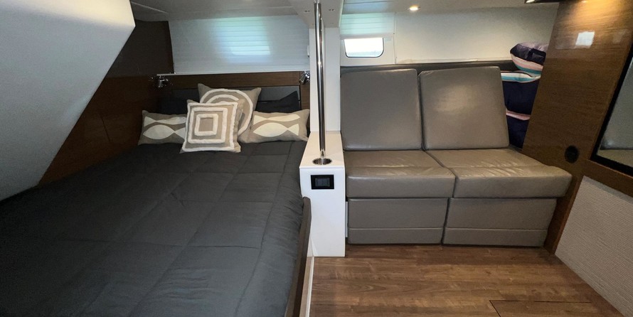 Cruisers Yachts 45 Cantius