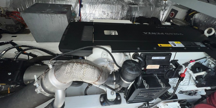 Cruisers Yachts 45 Cantius