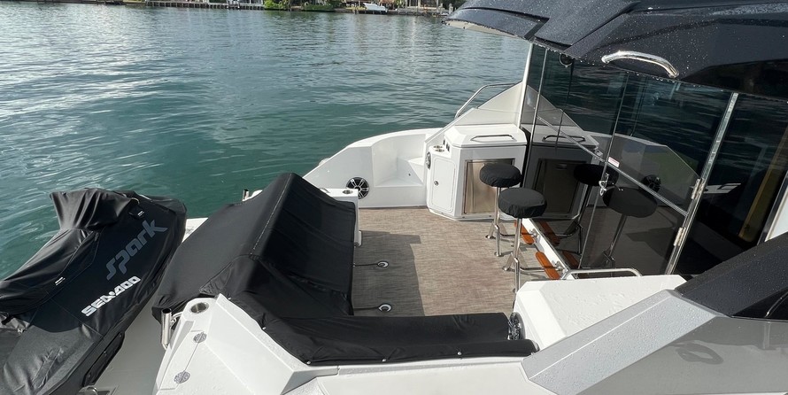Cruisers Yachts 45 Cantius