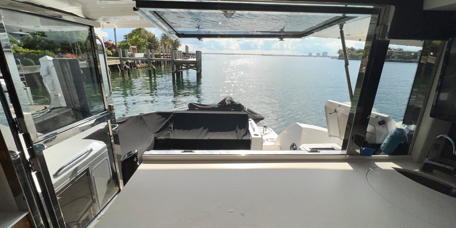 Cruisers Yachts 45 Cantius