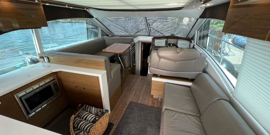 Cruisers Yachts 45 Cantius