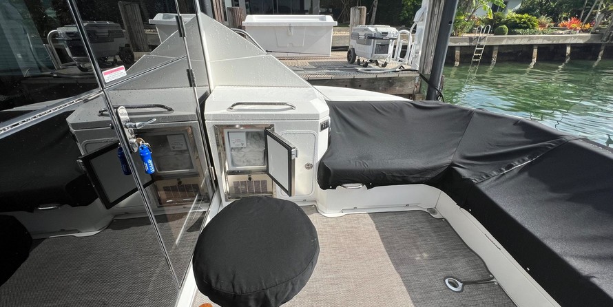 Cruisers Yachts 45 Cantius