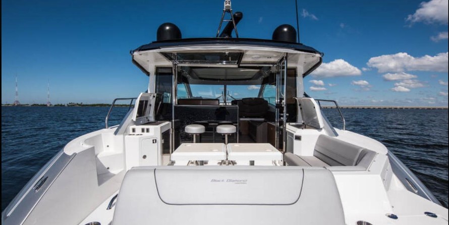 Cruisers Yachts 45 Cantius