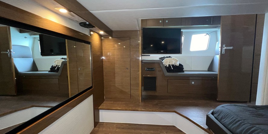 Cruisers Yachts 45 Cantius