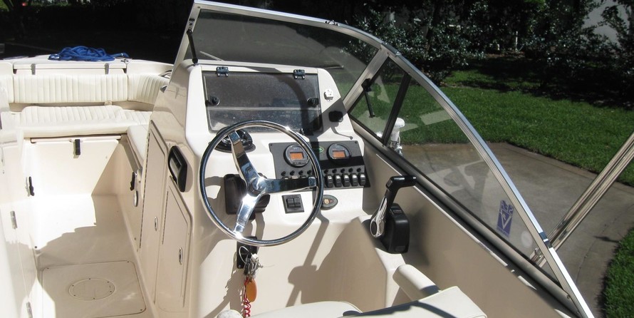 Grady-White Freedom 225