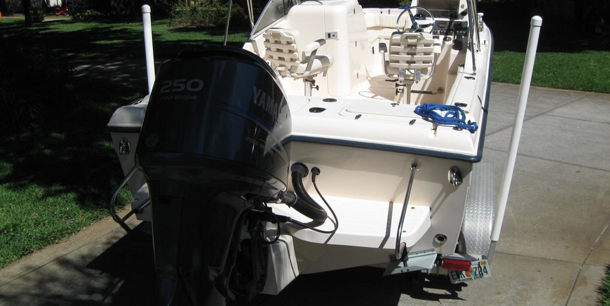 Grady-White Freedom 225