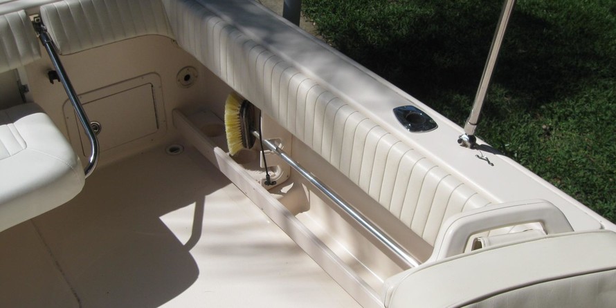 Grady-White Freedom 225