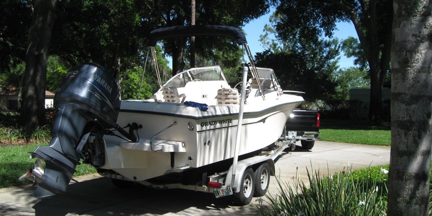 Grady-White Freedom 225