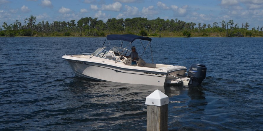 Grady-White Freedom 225